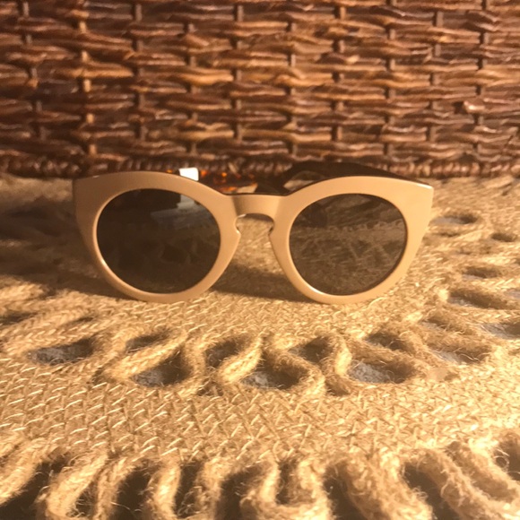 🎉 🎉 HP 🎉🎉  7 for all mankind sunglasses 🕶 - Picture 3 of 7